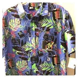 Men’s MTV party shirt
